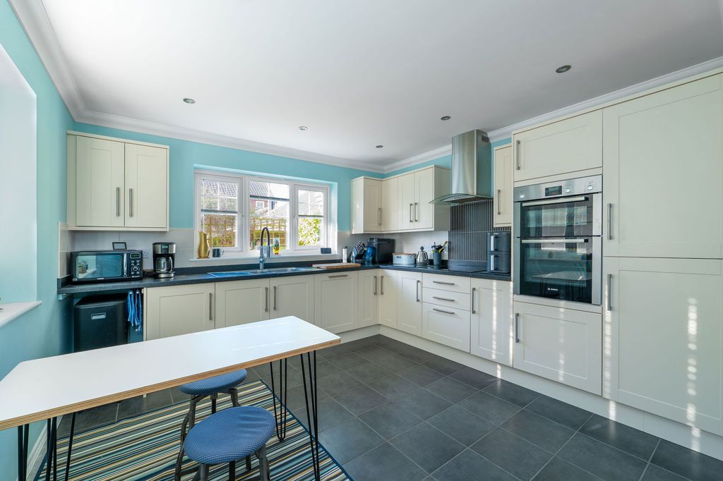 Property photo 2 of 24