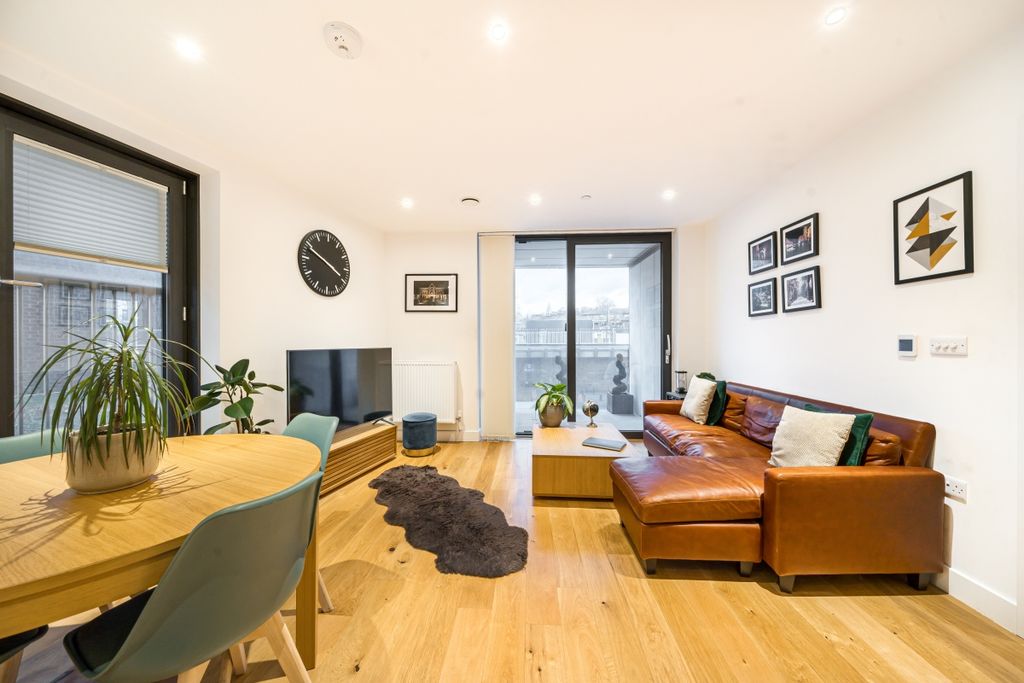 Property photo 1 of 16 1071118 (10)c