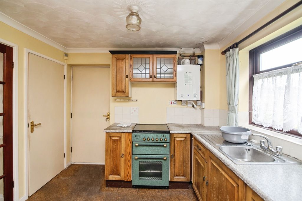 Property photo 2 of 11