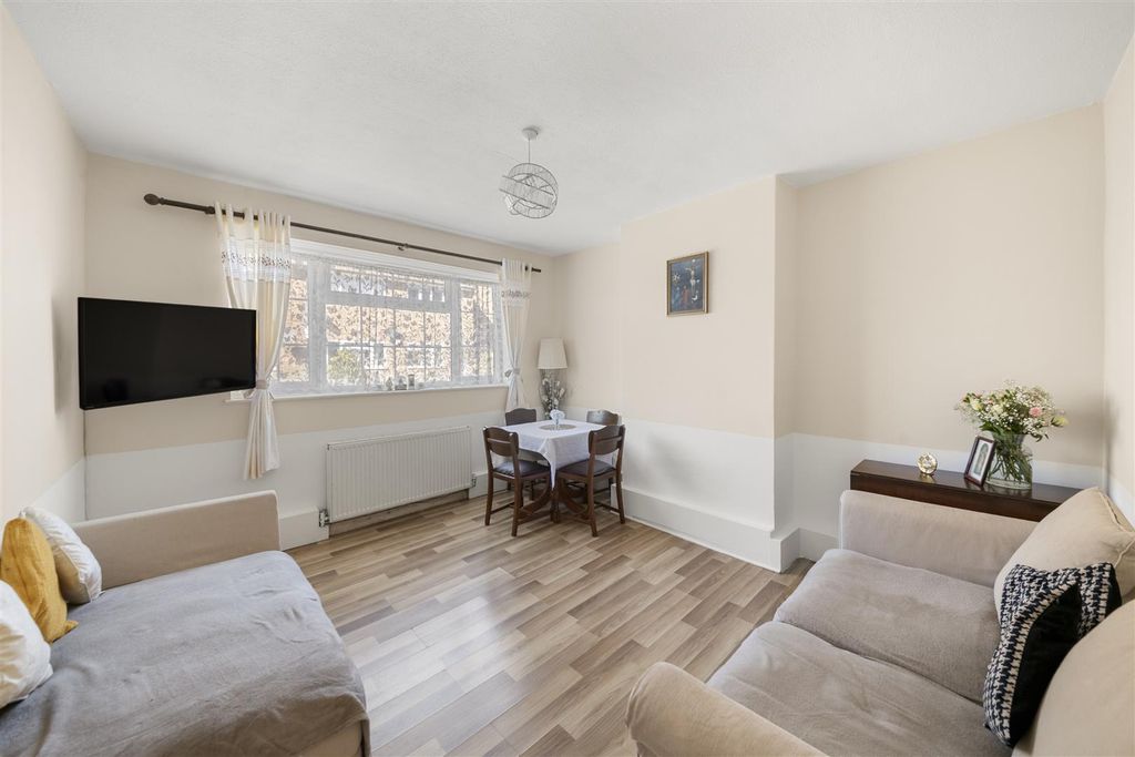 Property photo 2 of 14 1