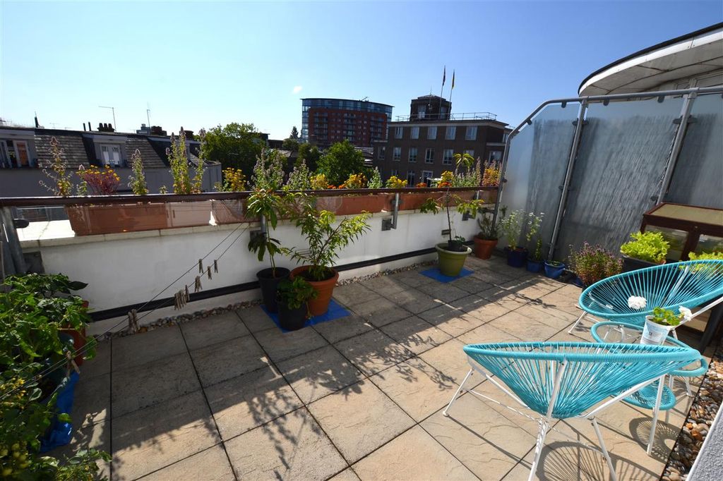 Property photo 2 of 18