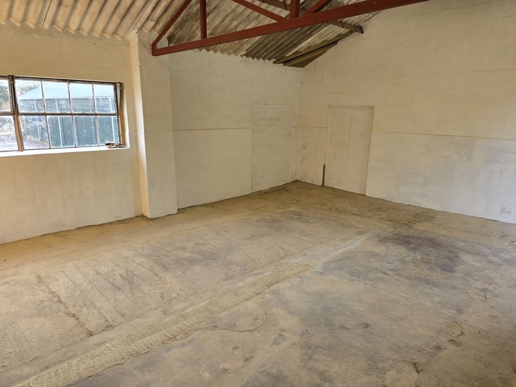 Property photo 3 of 4 F1A Inside 2