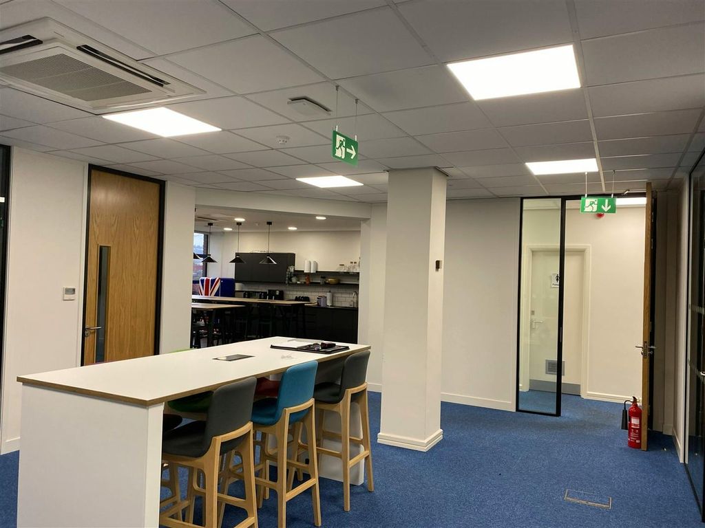 Property photo 3 of 13 Img_2202 (Large).Jpg