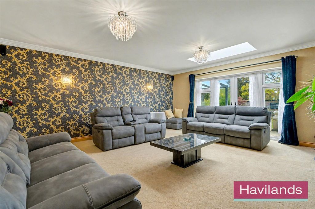 Property photo 3 of 22 Wades Hill-9.Jpg