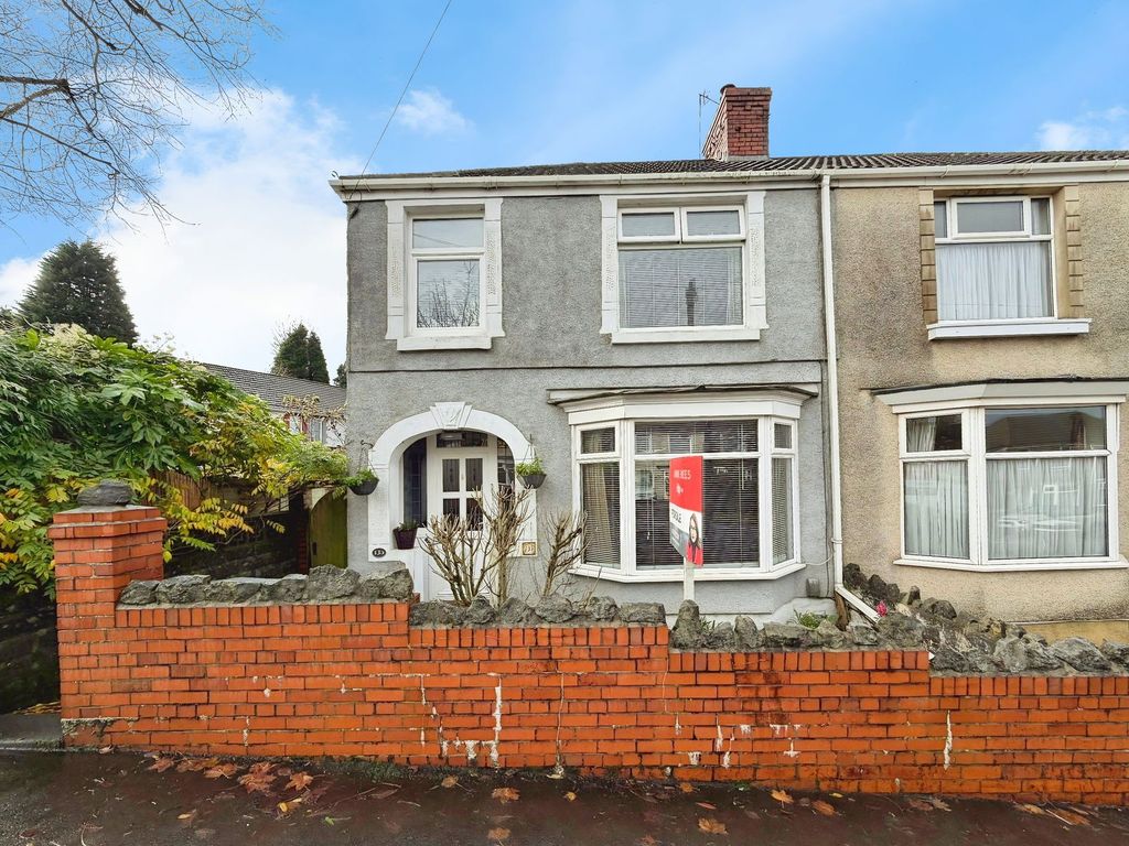 Property photo 1 of 32