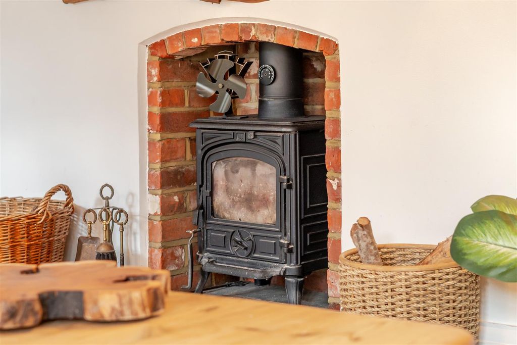 Property photo 3 of 27 1359961-16-690E090c36Ac5-Arw.Jpg