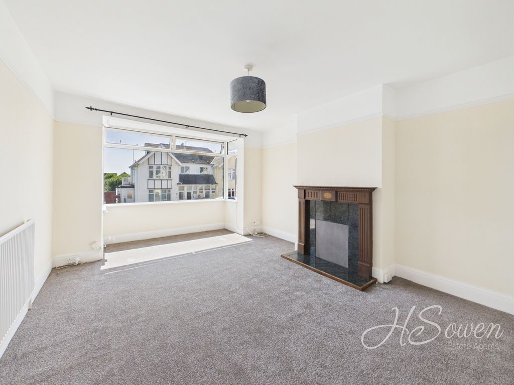 Property photo 3 of 10 Photo 1