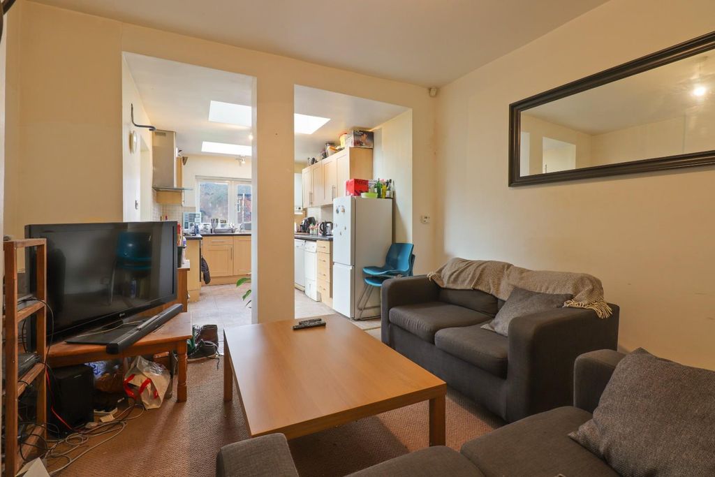 Property photo 3 of 19 Dining Room