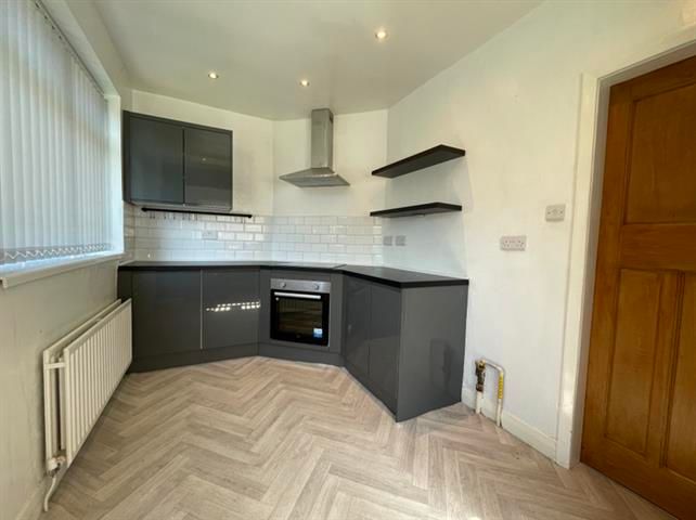 Property photo 3 of 8 Kitchen