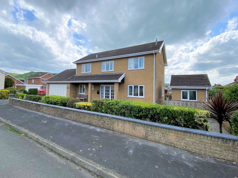 Property photo 2 of 48