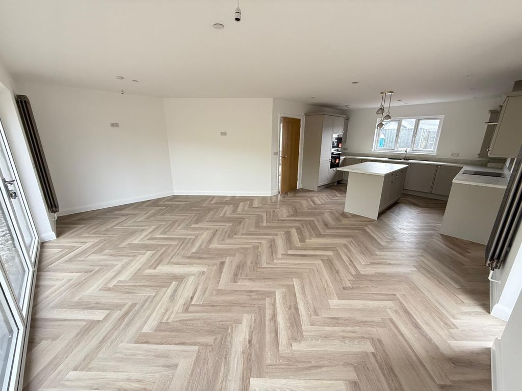 Property photo 3 of 10 Not Specified