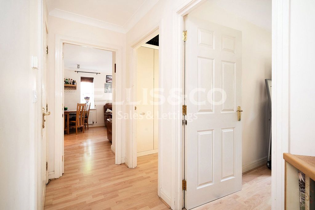 Property photo 2 of 17 Picture No. 19