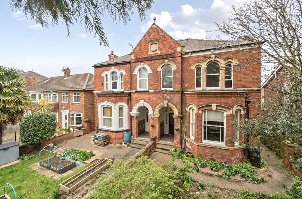 Property photo 1 of 32 1436537-7-69cd52459A33B