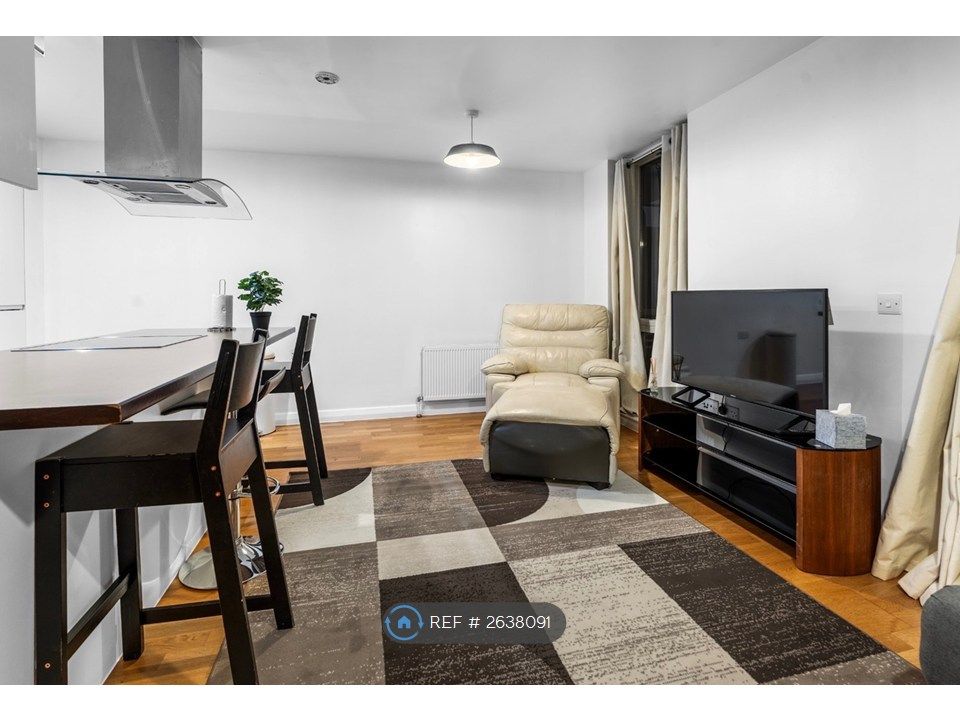 Property photo 3 of 14 Living Room