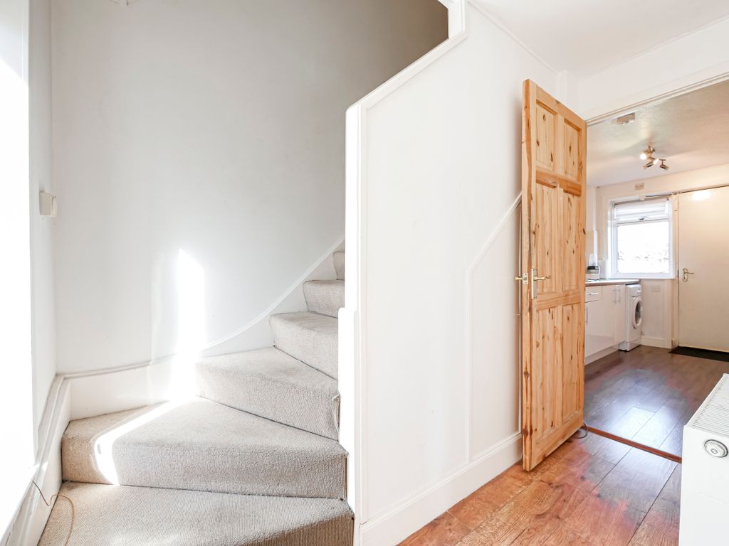 Property photo 3 of 15 Hall-1