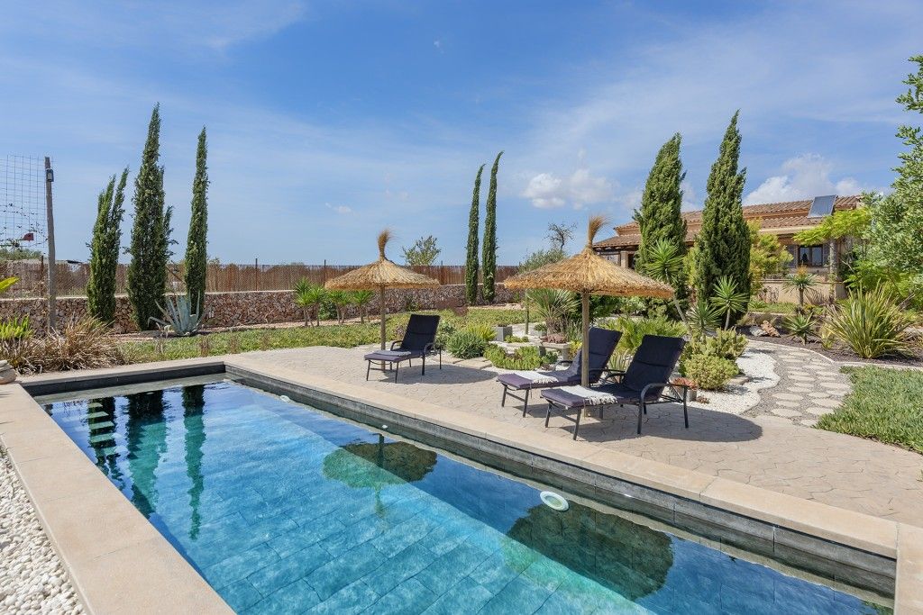 Property photo 3 of 20 Pool