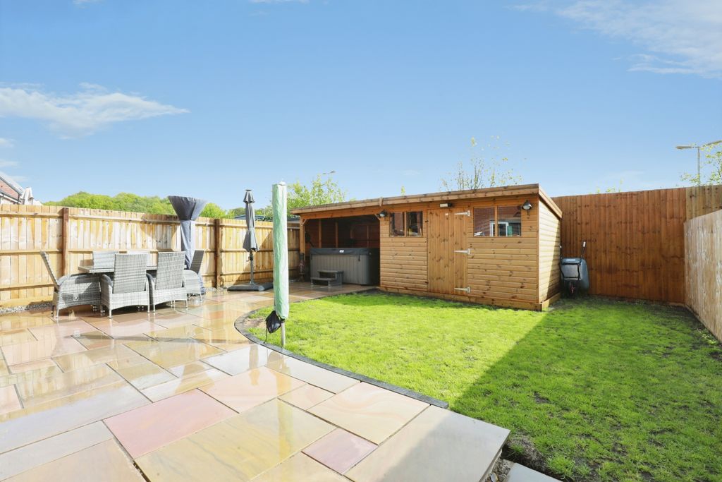 Property photo 2 of 26