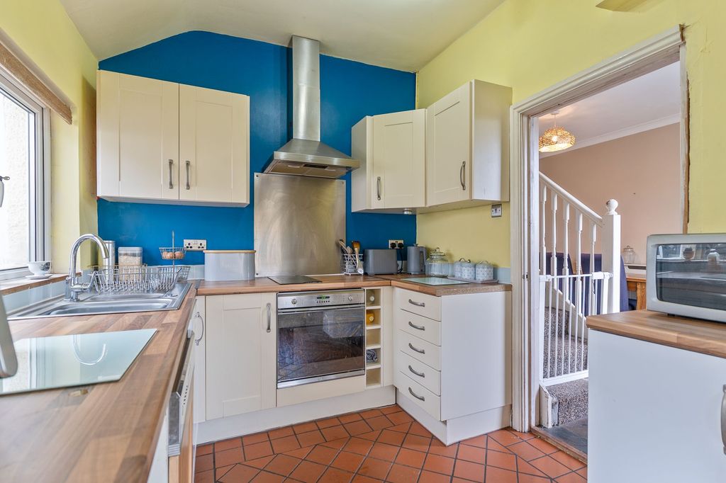 Property photo 2 of 29