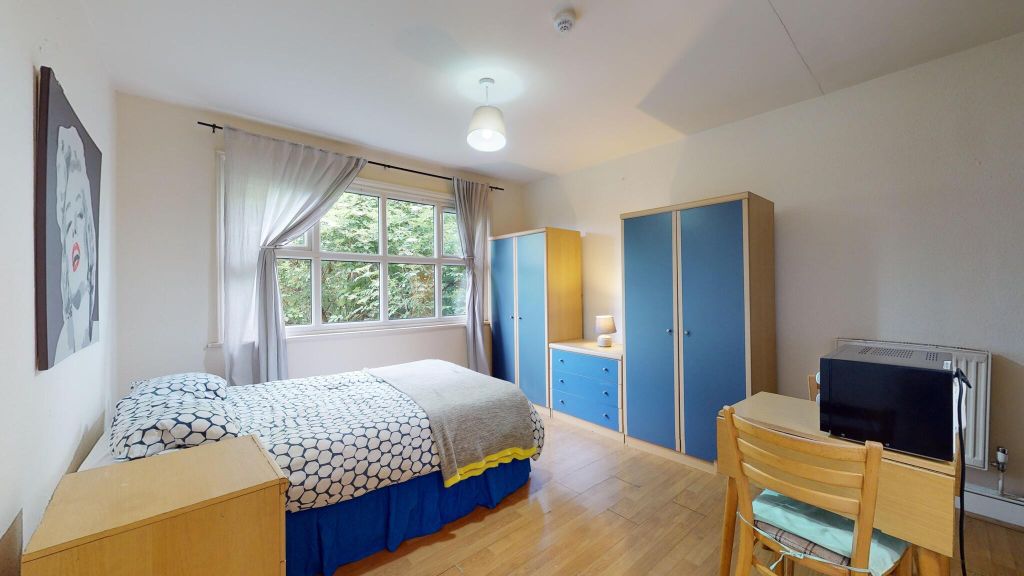 Property photo 3 of 7 Bedroom