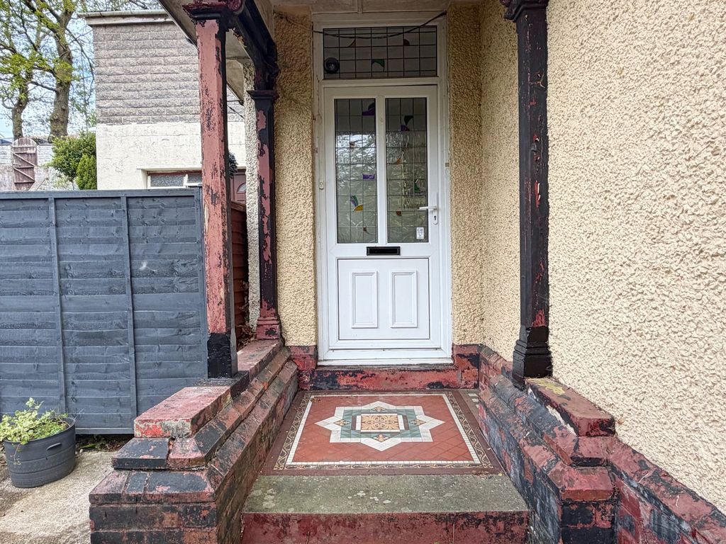 Property photo 3 of 33