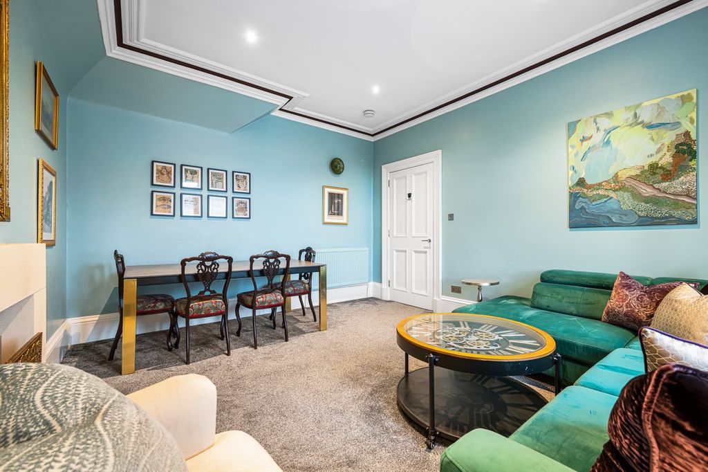 Property photo 3 of 37