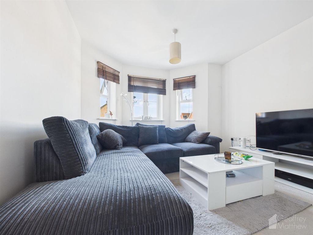 Property photo 1 of 8 Cam02365G0-Pr0352-Still006.Jpg