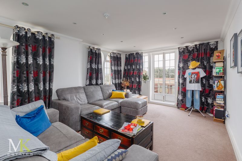 Property photo 3 of 11 Photo 13