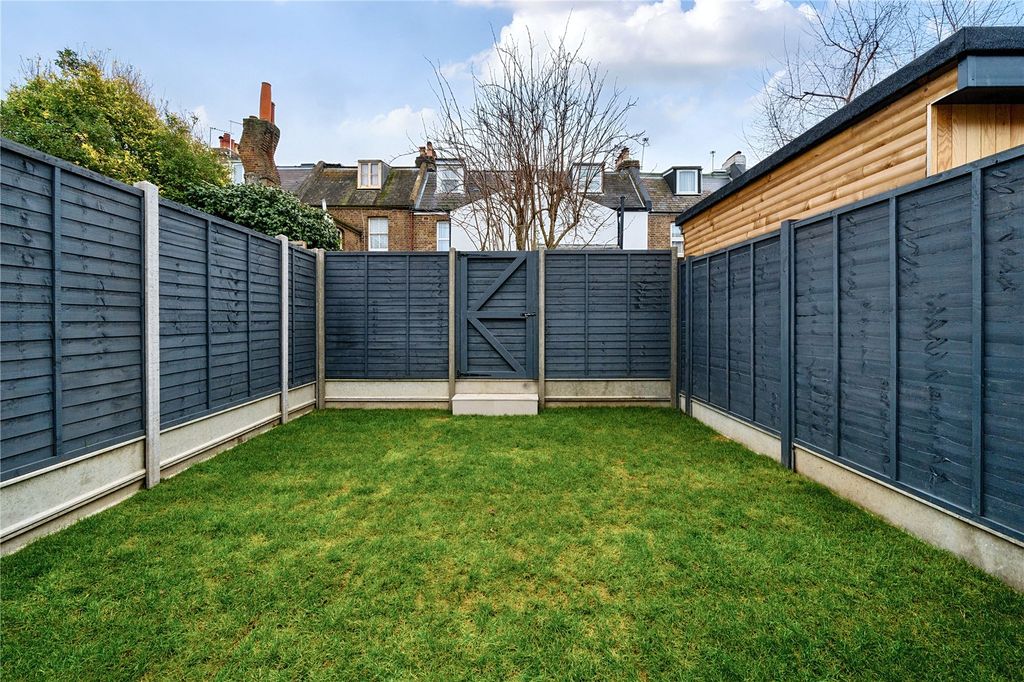 Property photo 3 of 19 Picture No. 11