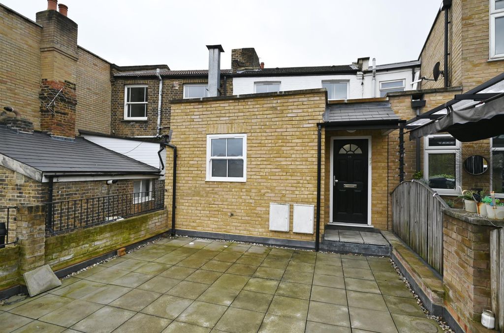 Property photo 3 of 8