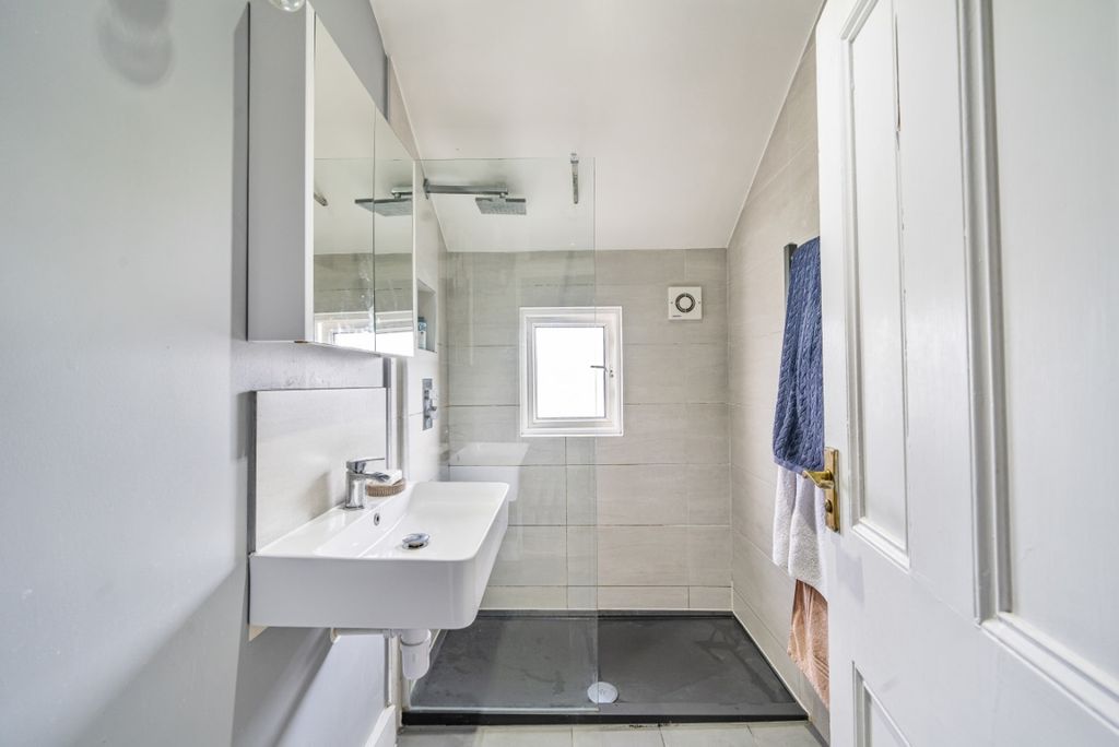Property photo 3 of 7 979805 (6)