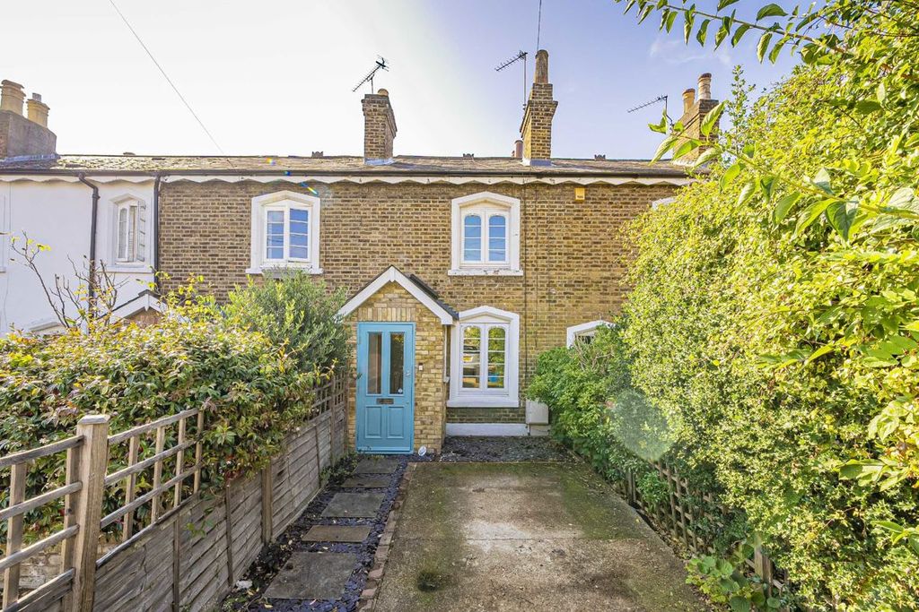 Property photo 1 of 8