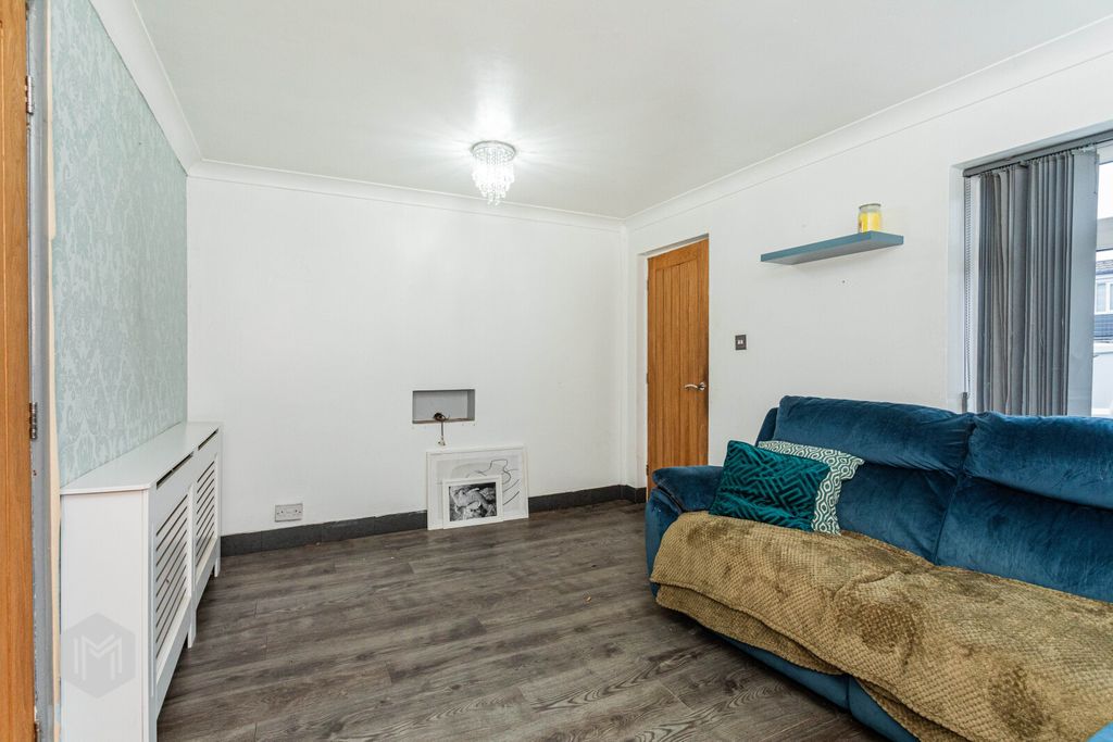 Property photo 3 of 21 Picture No. 19