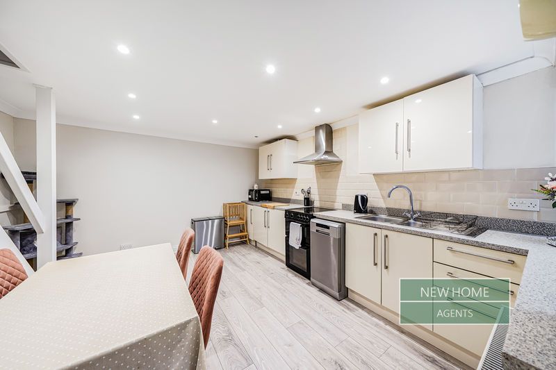 Property photo 3 of 19 Photo 9