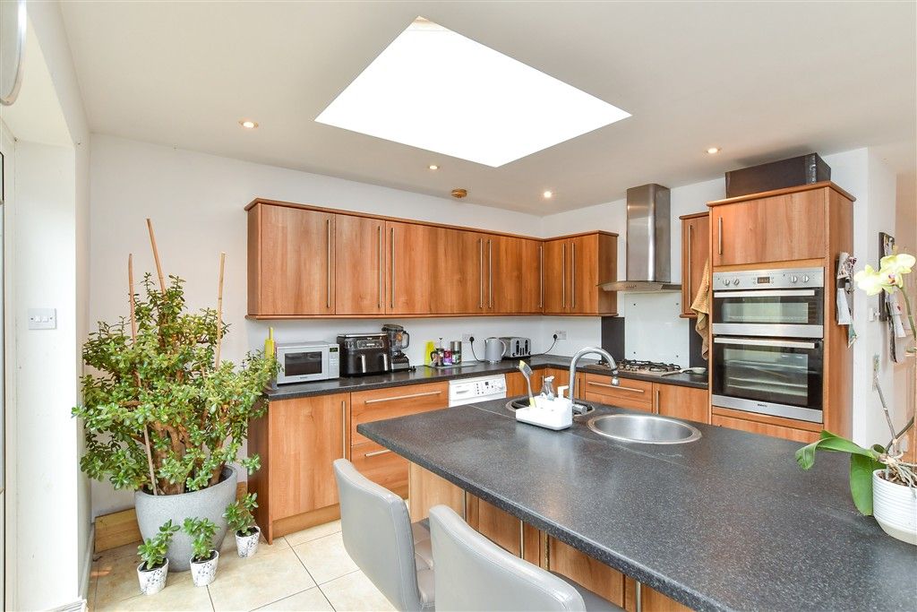 Property photo 2 of 14 Kitchen / Dining Area