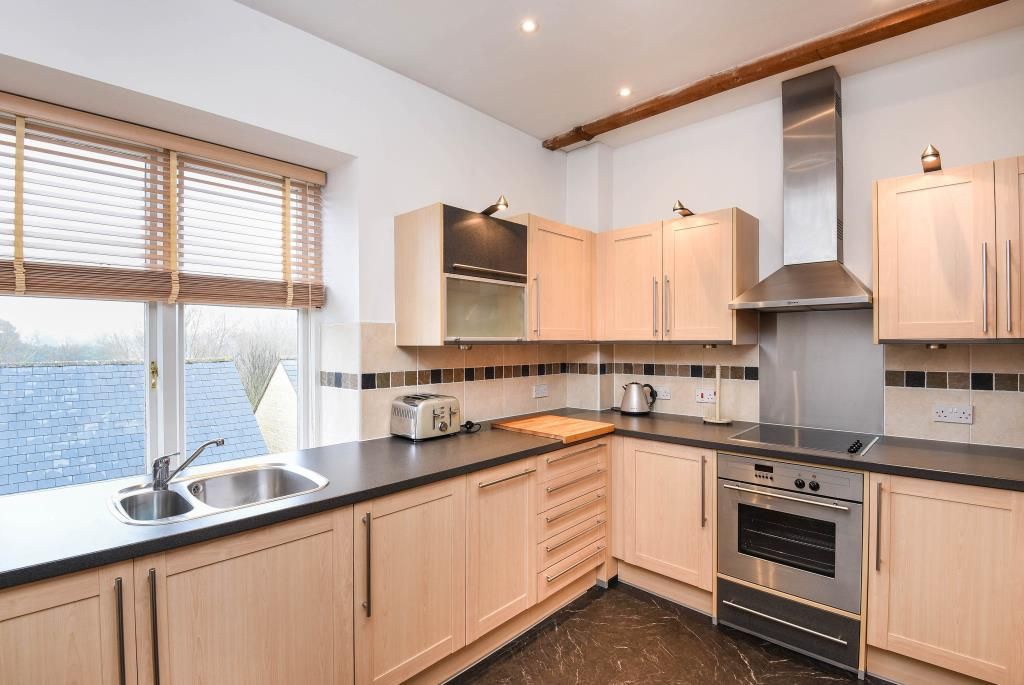 Property photo 2 of 10 Kitchen