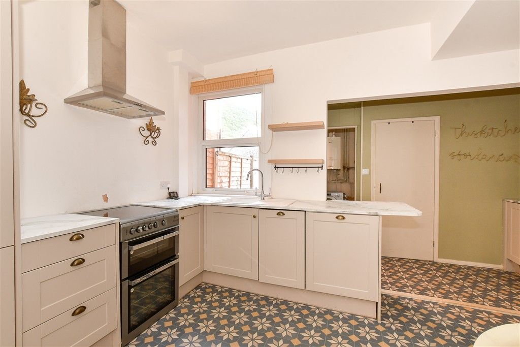 Property photo 3 of 12 Kitchen/ Dining Area