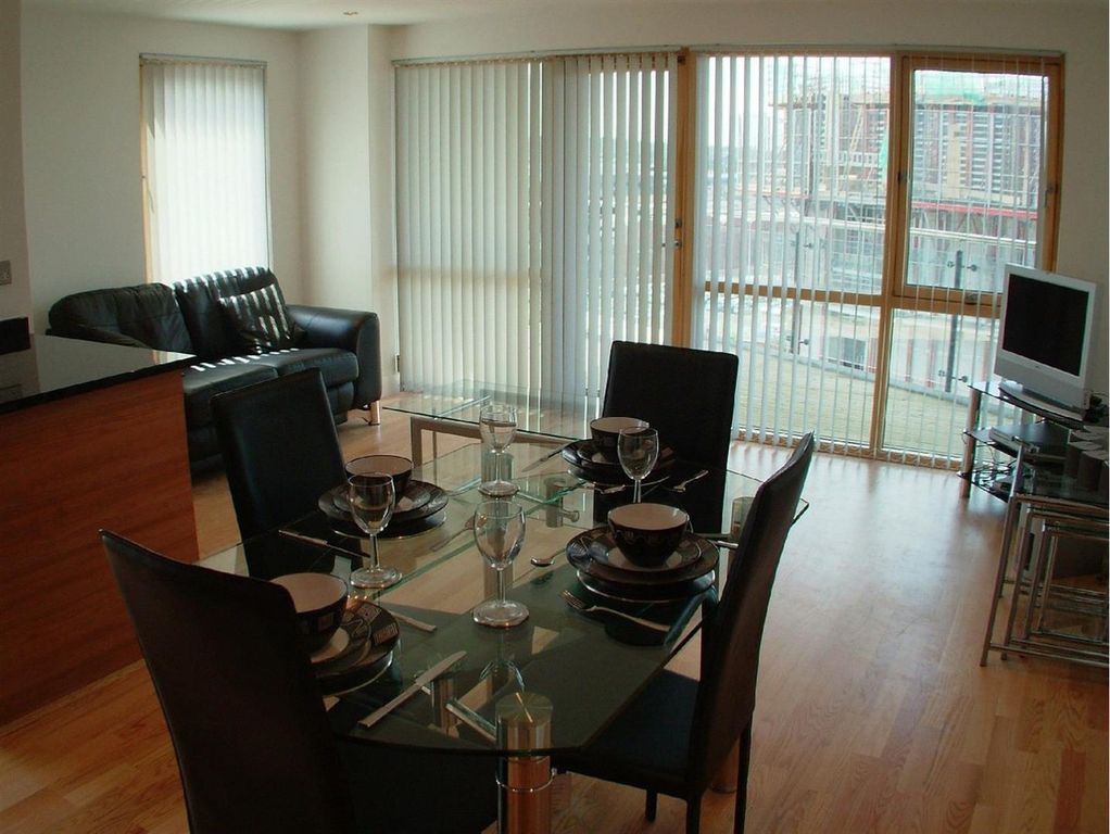 Property photo 3 of 10 Living Room