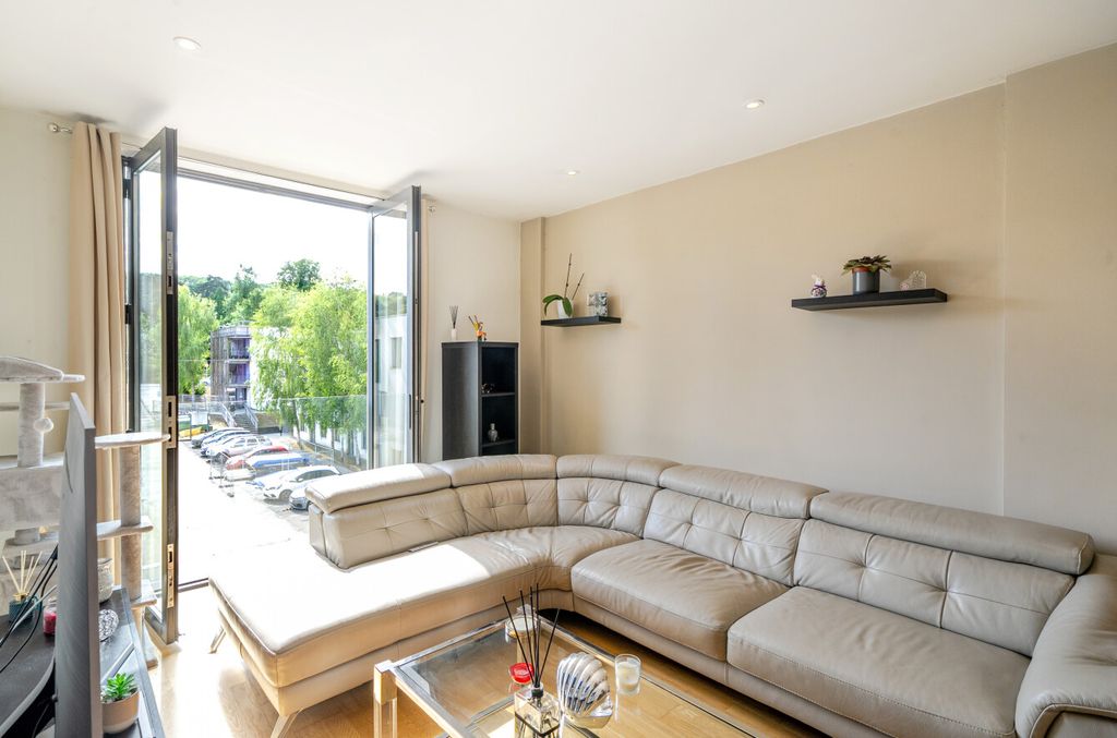 Property photo 1 of 9