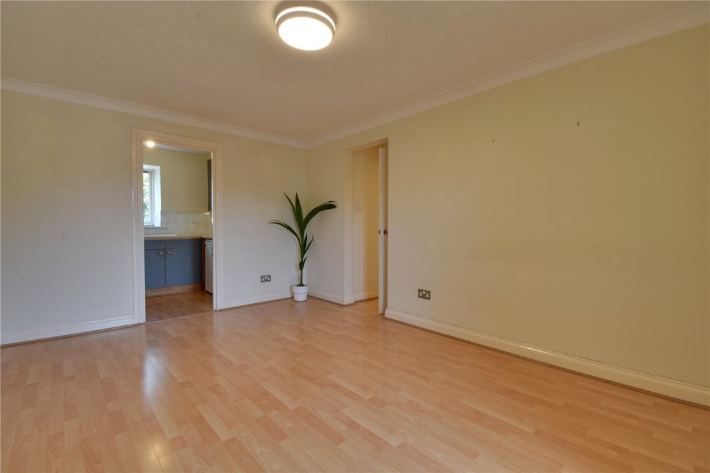 Property photo 3 of 12 Picture No. 11