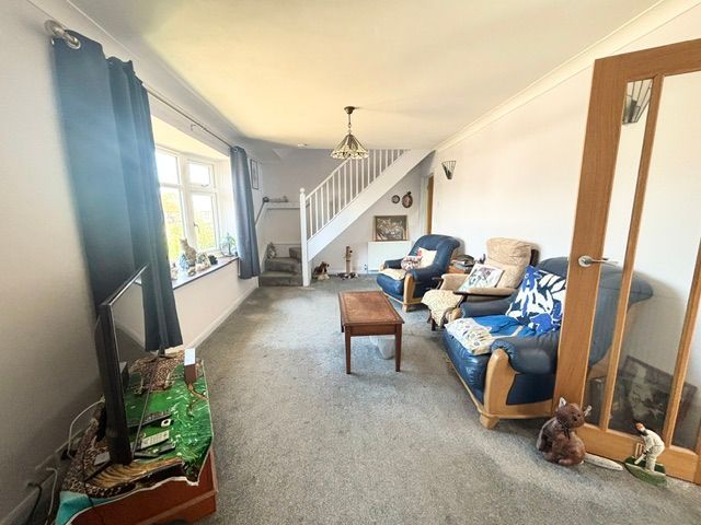 Property photo 3 of 17 Living Room