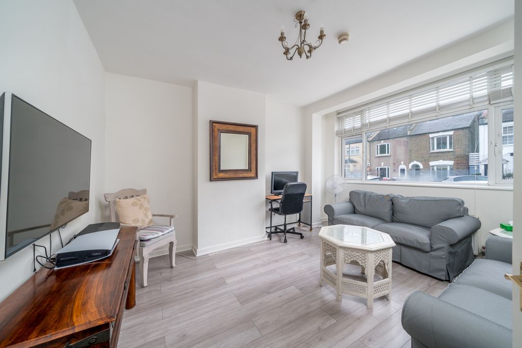 Property photo 3 of 14