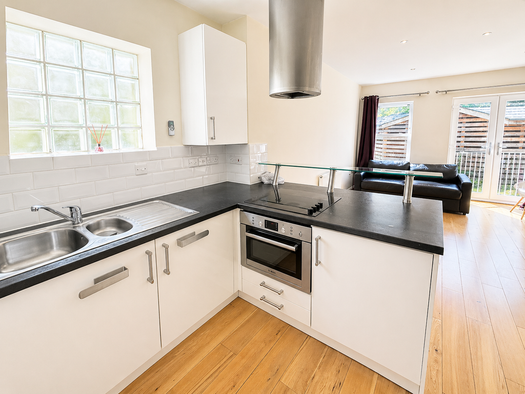 Property photo 3 of 6 Kitchen
