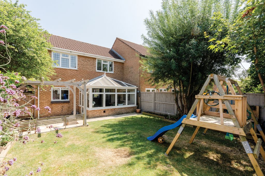 Property photo 2 of 18 Photo 24