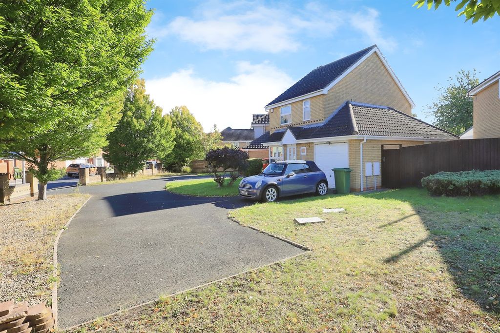 Property photo 2 of 17