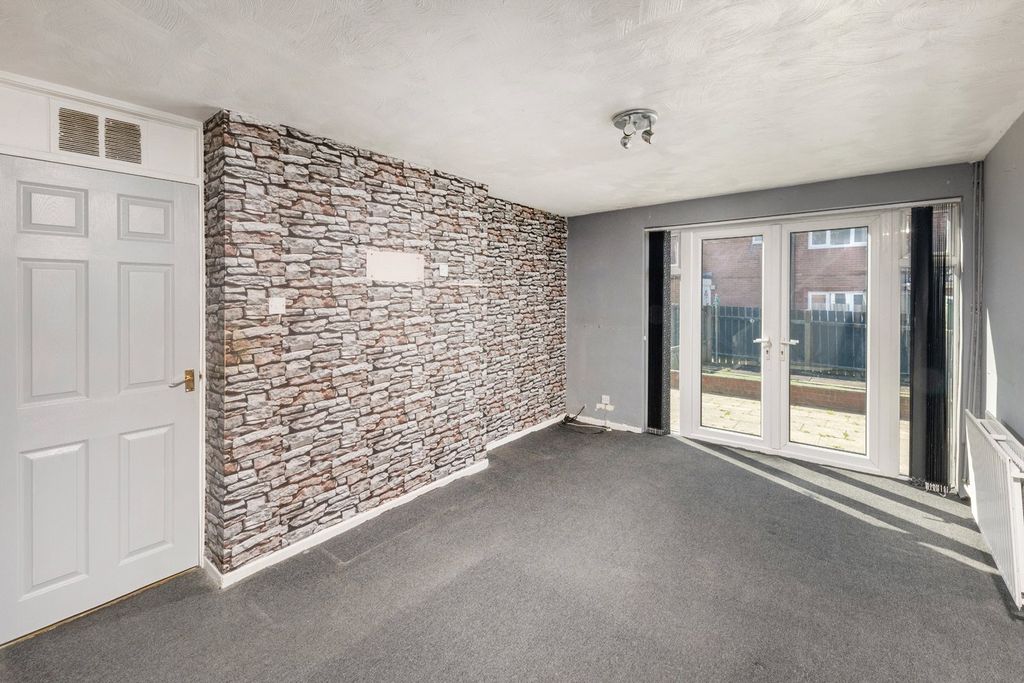 Property photo 3 of 12 Picture No. 05