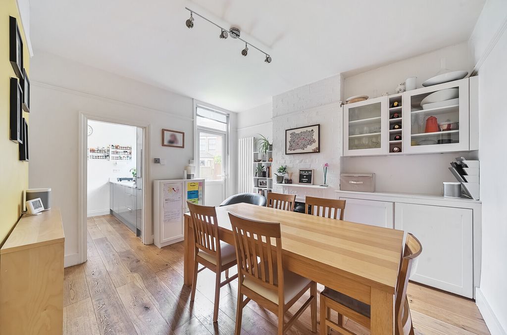 Property photo 2 of 20 1314935-6-685A937...