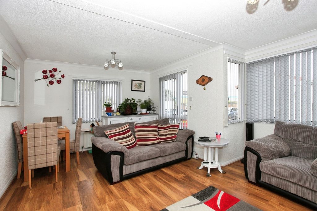 Property photo 2 of 12 Photo
