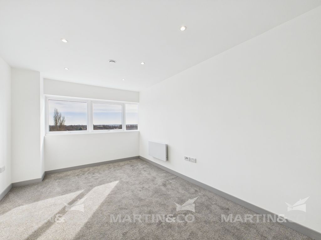 Property photo 3 of 6 Cam02406G0-Pr0413-Still003
