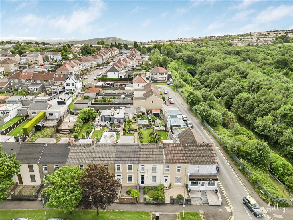 Property photo 2 of 16 Aerial Images