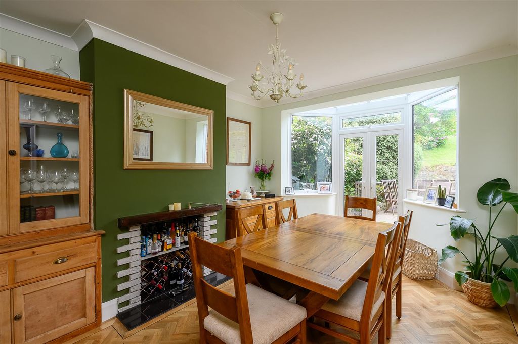 Property photo 3 of 21 Dining Room